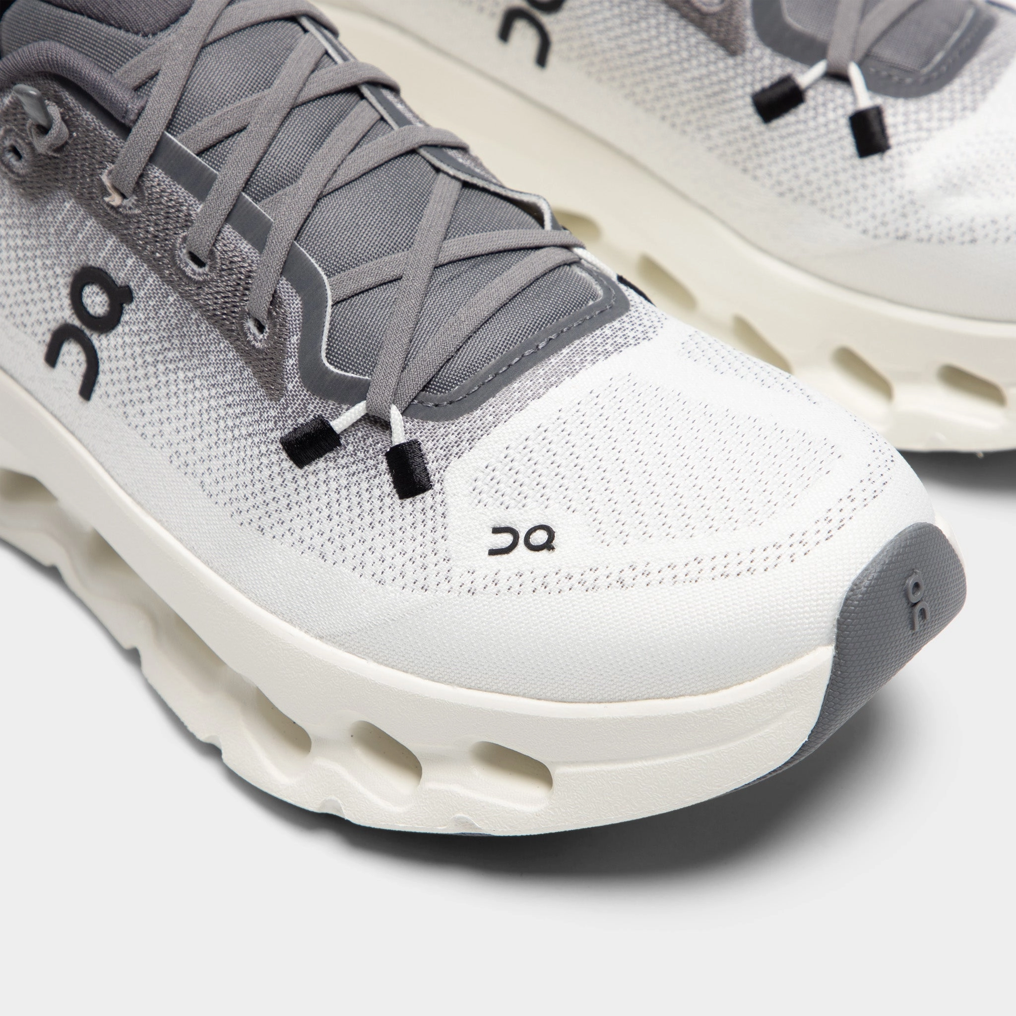 On Women's Cloudtilt Rock / Ivory