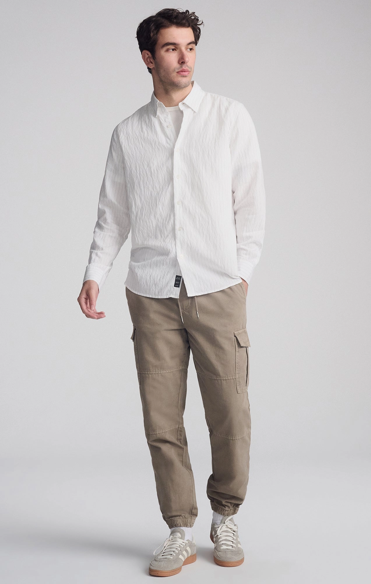 STRIPED LONG SLEEVE BUTTON-UP SHIRT IN BLACK