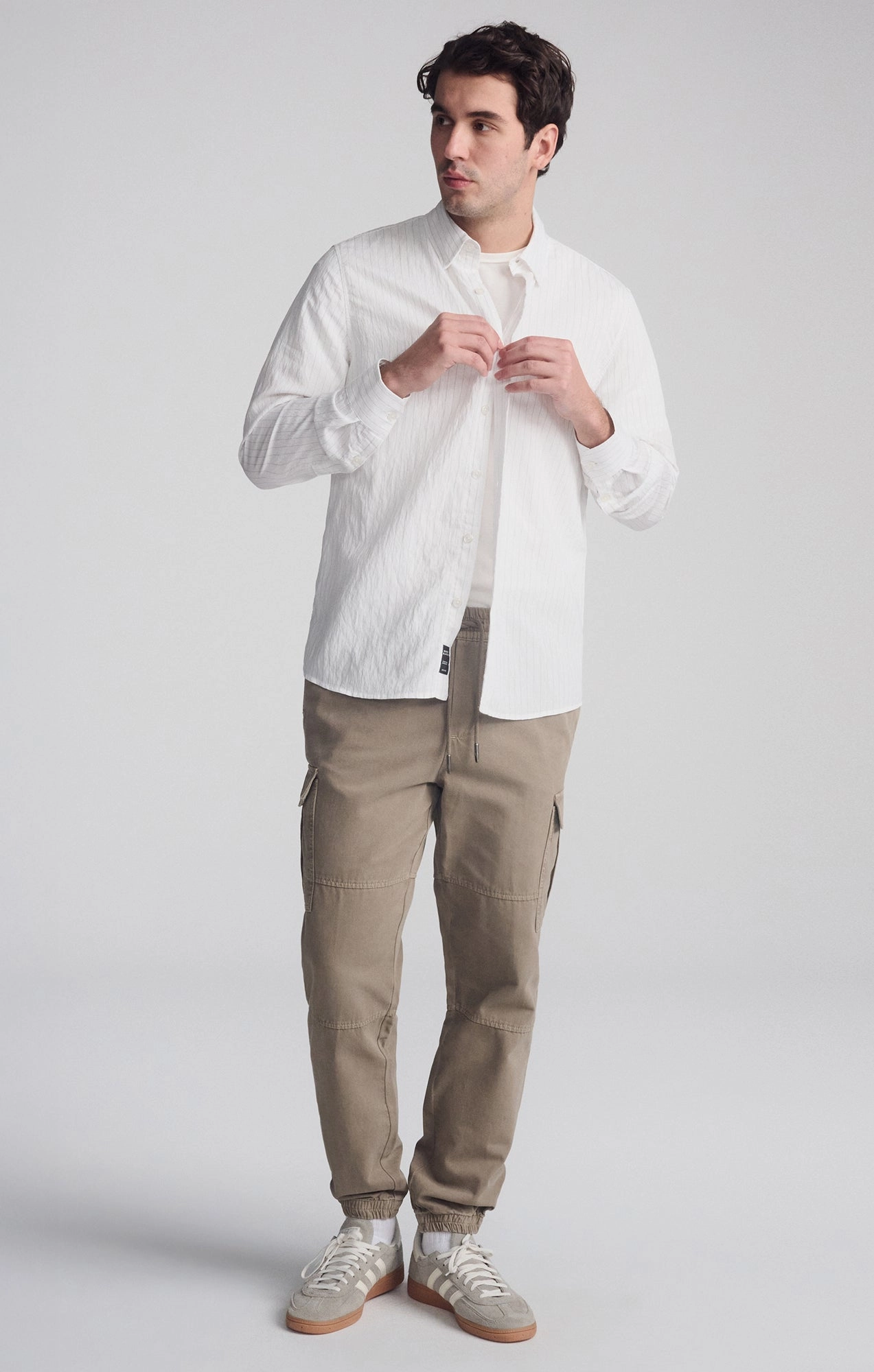 STRIPED LONG SLEEVE BUTTON-UP SHIRT IN BLACK