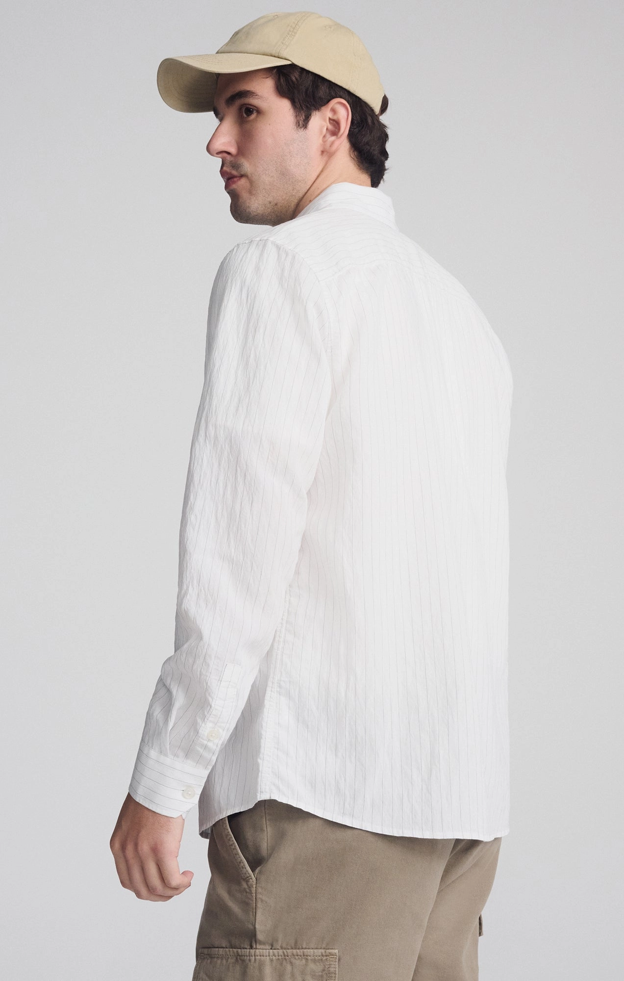 STRIPED LONG SLEEVE BUTTON-UP SHIRT IN BLACK