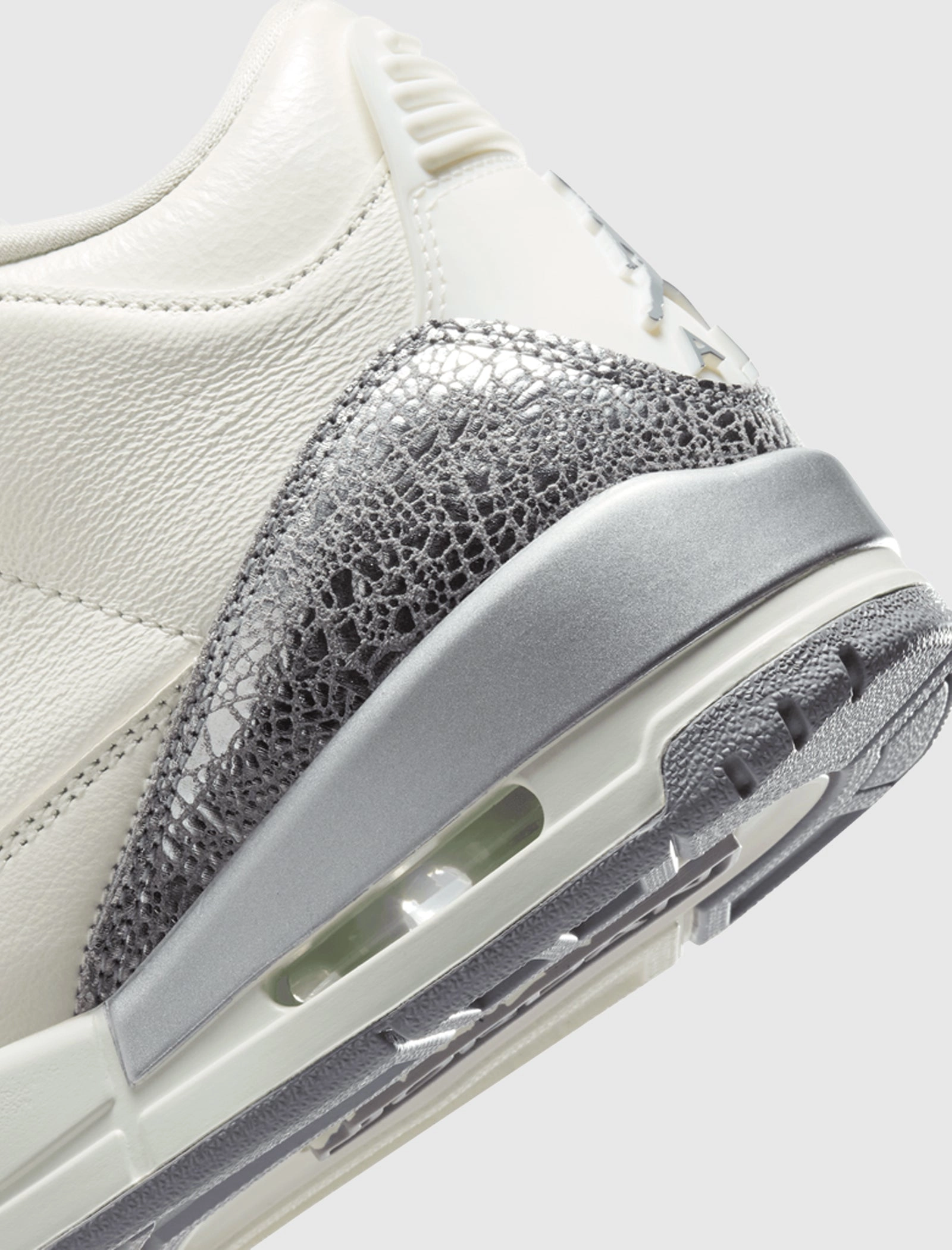 WOMEN'S AIR JORDAN 3 RETRO CEMENT GREY